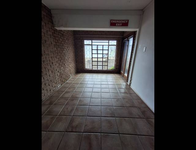 1,050M² WAREHOUSE TO LET IN WILSONIA